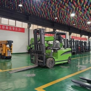Electric forklift